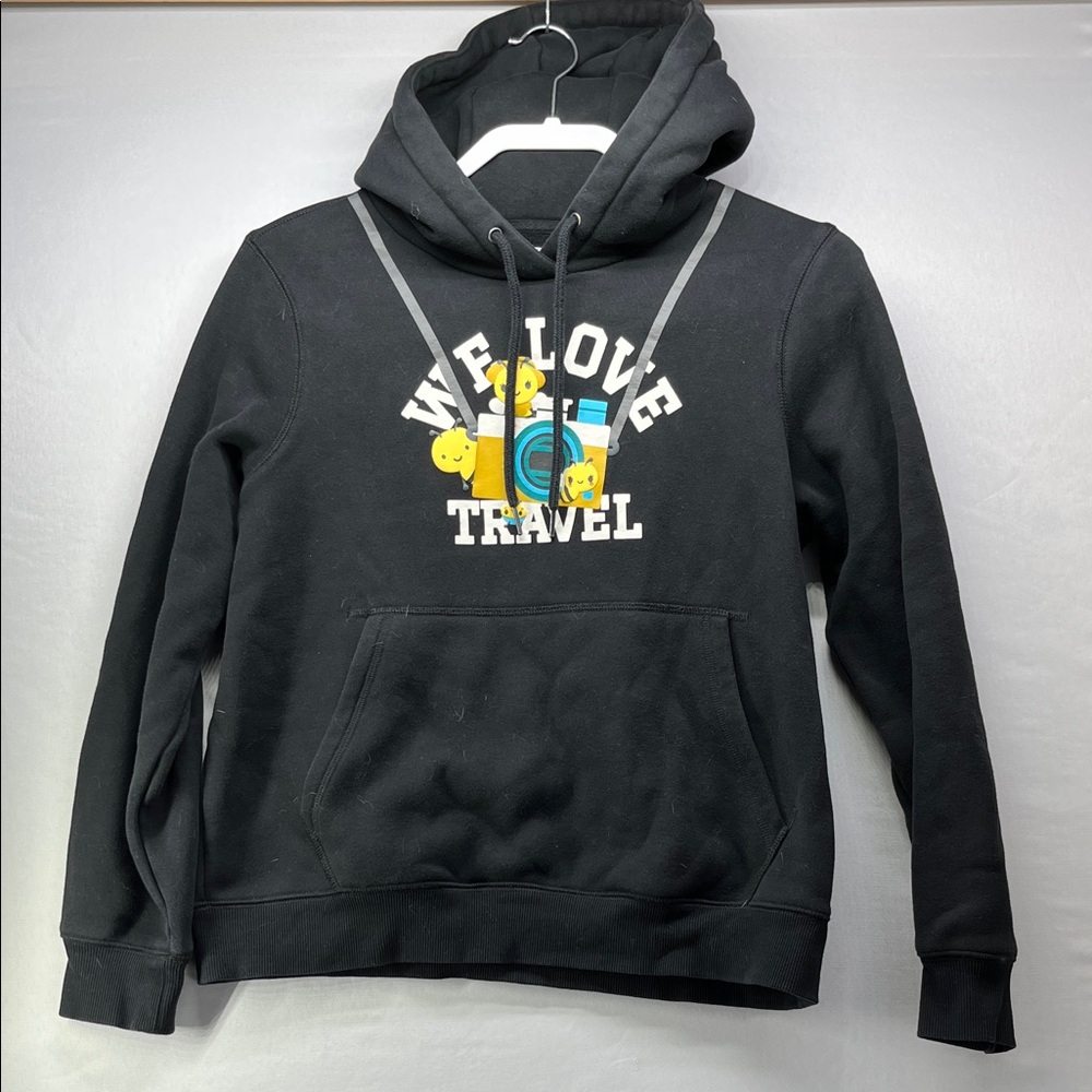 We Love Travel Black Graphic Hoodie‎